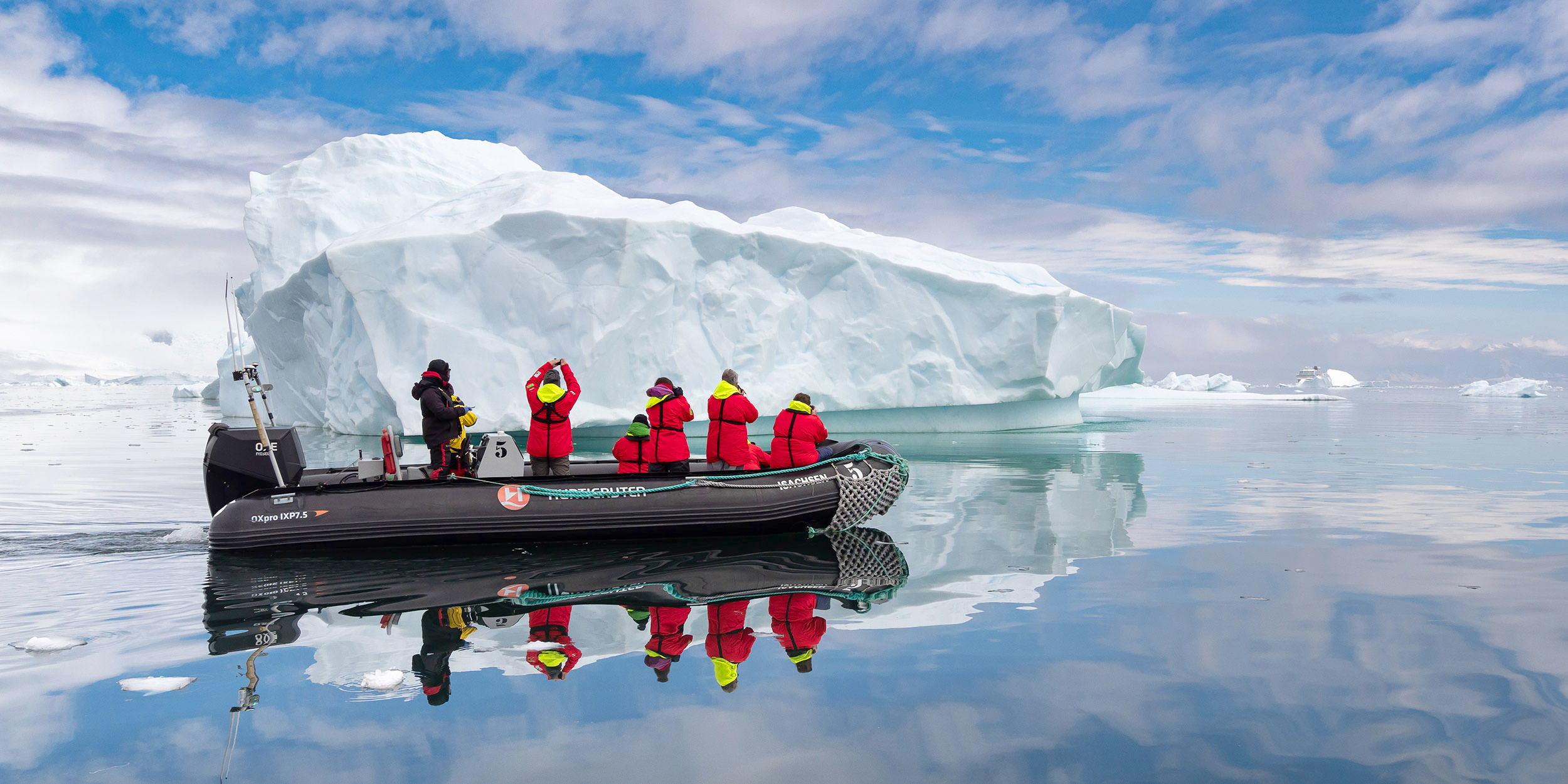 Antarctic Circle Expedition | Hurtigruten Expeditions