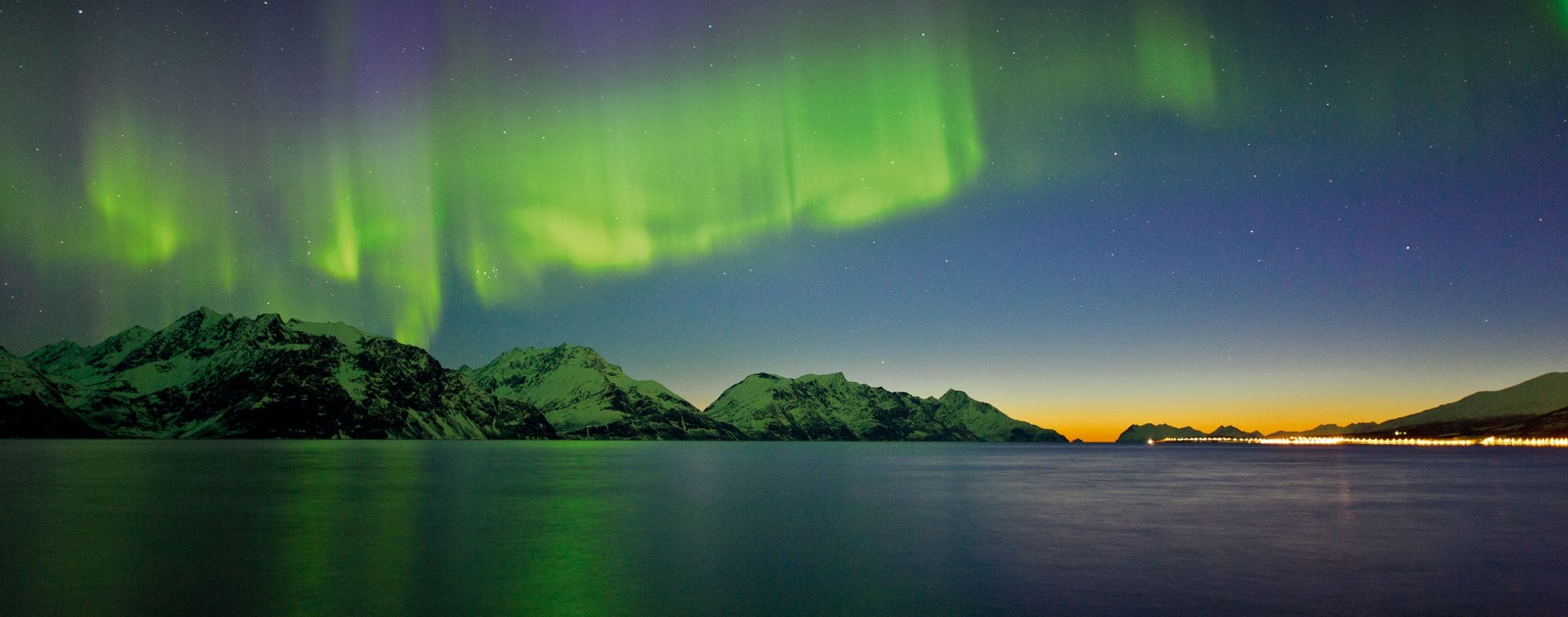 Northern lights and Southern lights: 10 places to see them ✈️