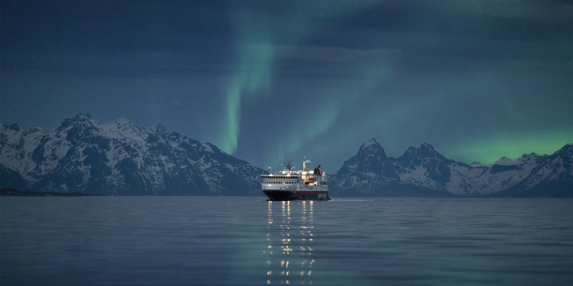 Northern Lights Cruise Offer 100 Aurora Guarantee Hurtigruten